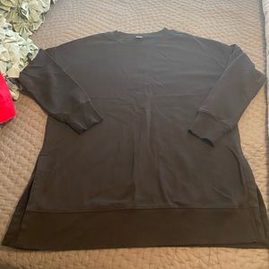 Old Navy oversized boyfriend tunic sweatshirt. Size M.